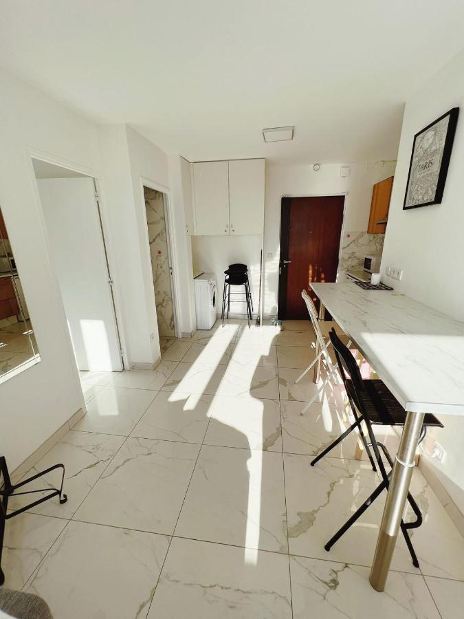 Apartment Near Subway And Supermarket Παρίσι Εξωτερικό φωτογραφία